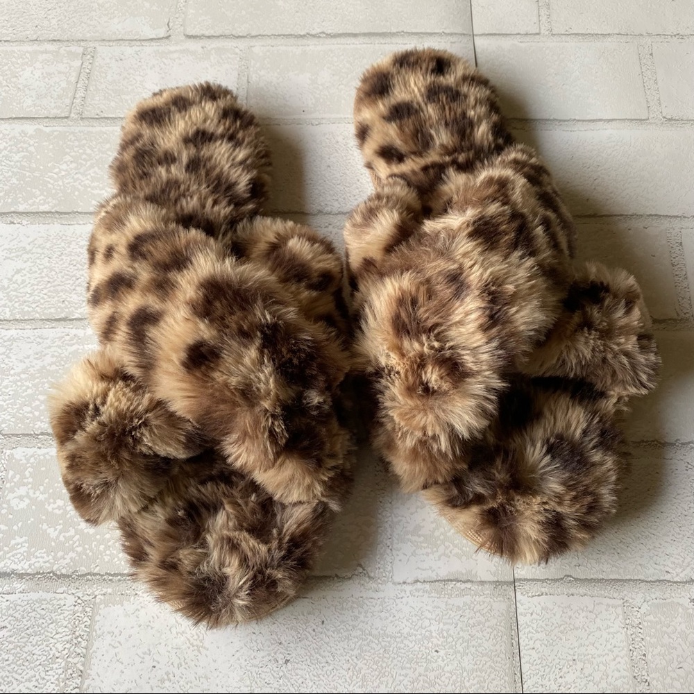 NWOT Secret Treasures Leopard Faux Fur Slippers Size XL 11-12